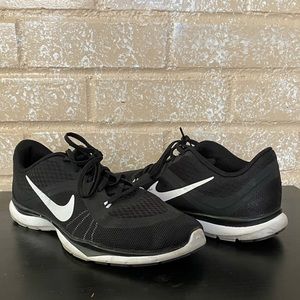 Nike women running shoes